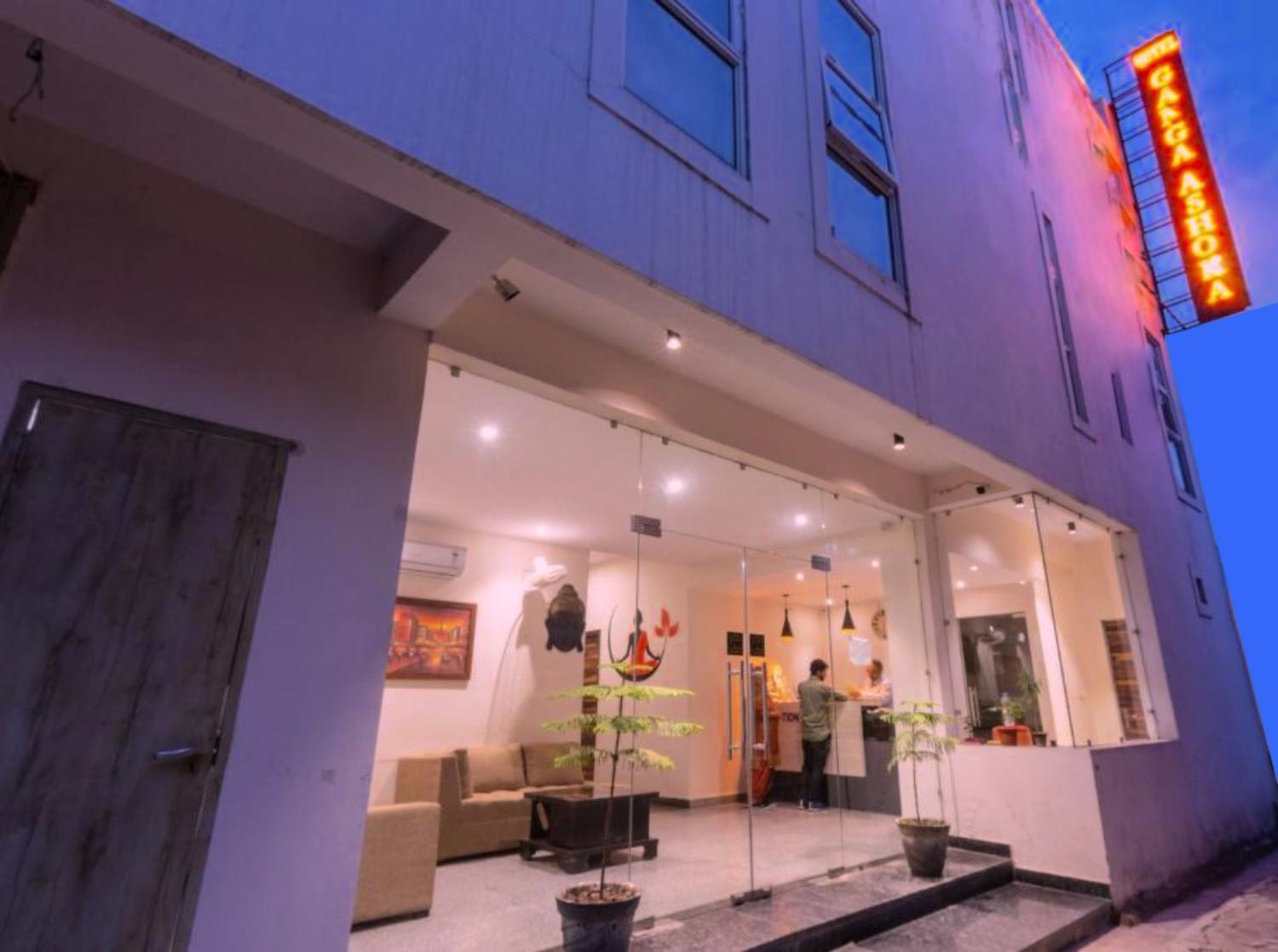 Ganga Ashoka Hotel Rishikesh Bagian luar foto
