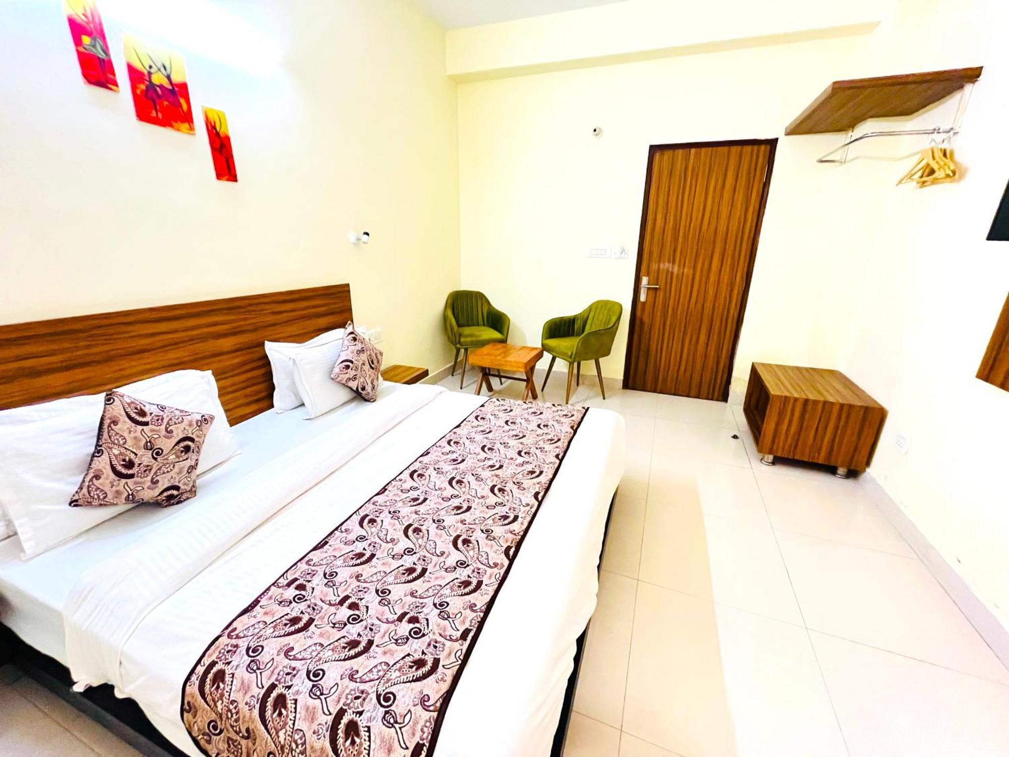 Ganga Ashoka Hotel Rishikesh Bagian luar foto