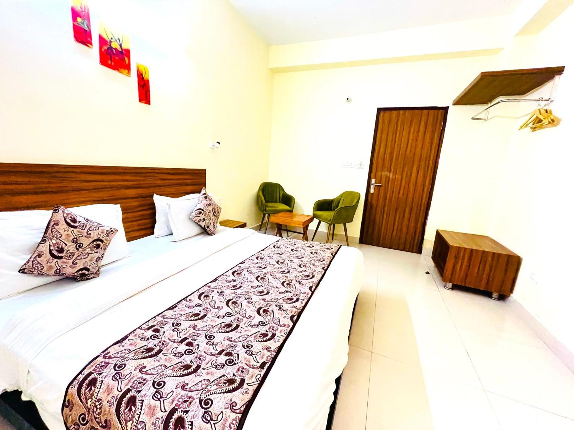 Ganga Ashoka Hotel Rishikesh Bagian luar foto